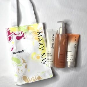 NEW! Mary Kay sayin hands set - peach